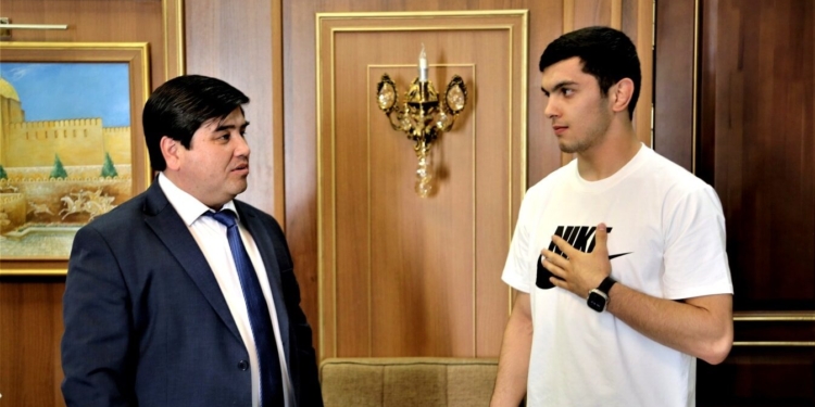 Борец Мухаммад Султонзода завоевал серебро на азиатском турнире во Вьетнаме