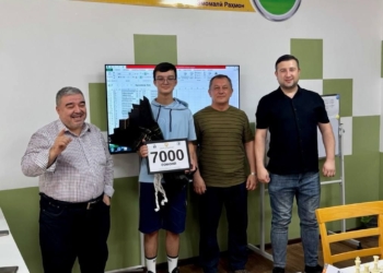 В Таджикистане наградили победителя международного шахматного турнира