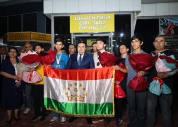 В Душанбе встретили призёров Международной математической олимпиады