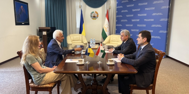 Таджикистан и Украина наладят сотрудничество в области нейрохирургии