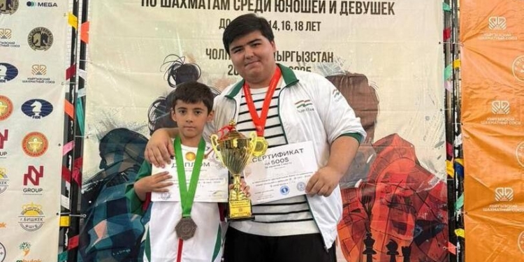 Таджикские шахматисты завоевали золото и бронзу на чемпионате Центральной Азии