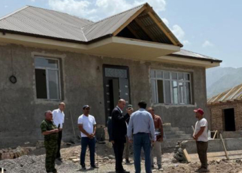 Рабочая группа потребовала ускорить строительство домов в пострадавших от стихии Раштском и Таджикабадском районах
