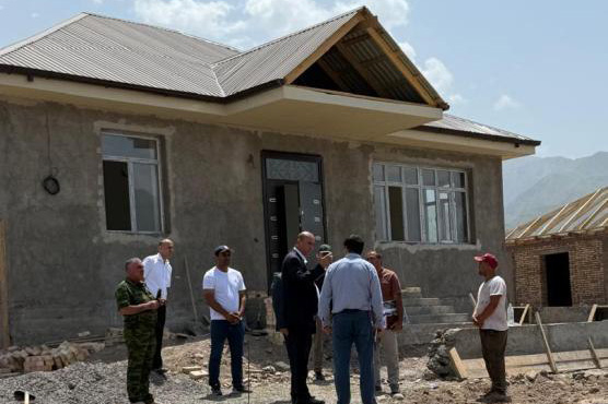 Рабочая группа потребовала ускорить строительство домов в пострадавших от стихии Раштском и Таджикабадском районах