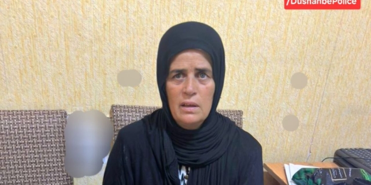 В Душанбе оштрафована женщина за гадание и колдовство