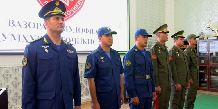 Минобороны Таджикистана представило новую военную форму, адаптированную к климату страны