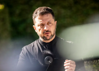 Зеленский: Дарить землю оккупантам украинцы не будут