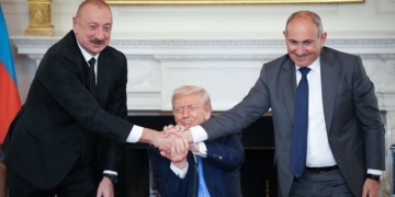 Армения и Азербайджан подписали декларацию об урегулировании конфликта