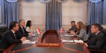 Глава МИД Таджикистана принял посла Великобритании