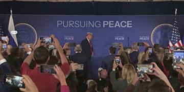 Трамп после встречи с Путиным связался с Зеленским и лидерами Европы