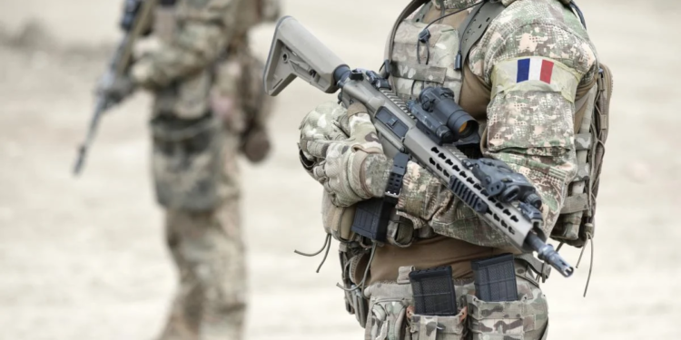 Саммит в Париже: в Украине могут развернуть до 30 тысяч иностранных военных, — СМИ