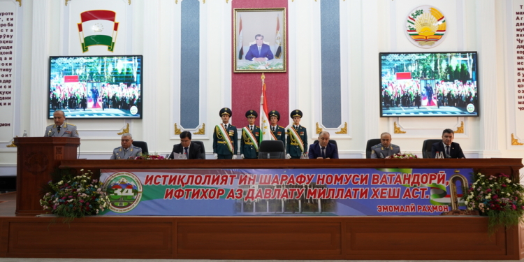 В Агентстве по финконтролю и борьбе с коррупцией прошло торжественное собрание ко Дню независимости Таджикистана