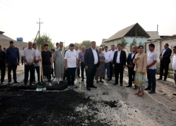 В Гиссаре началось асфальтирование дороги Шарора — Душанбе