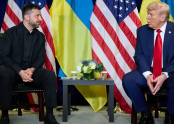 Поворот в политике США: Трамп изменил риторику в адрес России после встречи с Зеленским