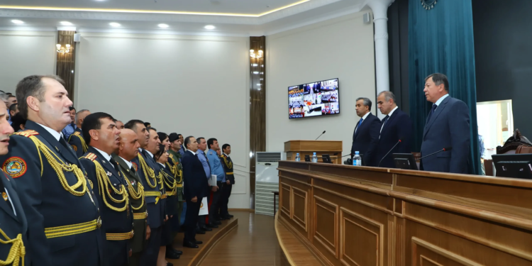 В МВД Таджикистана отметили 34-летие независимости страны и наградили сотрудников