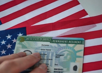 США ввели плату в $1 за участие в лотерее Green Card