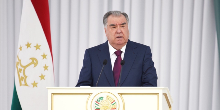 Эмомали Рахмон призвал расширять охват дошкольным образованием в Таджикистане