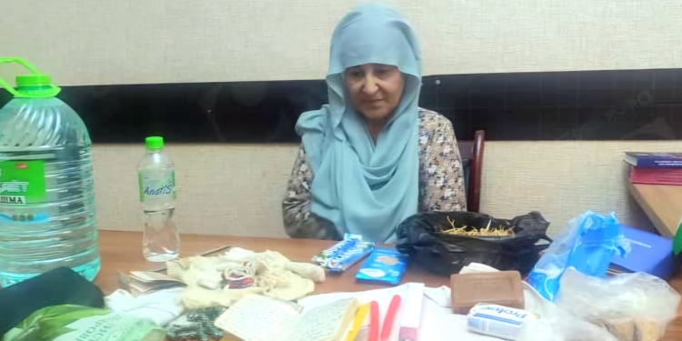 В Душанбе задержана женщина за занятие гаданием