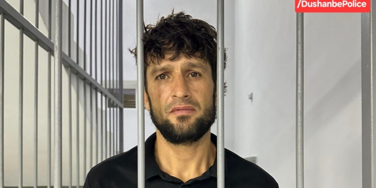 В Душанбе мужчина ранил оппонента ножницами во время ссоры