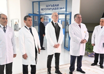 Эмомали Рахмон открыл новую детскую противотуберкулёзную больницу в Вахдате