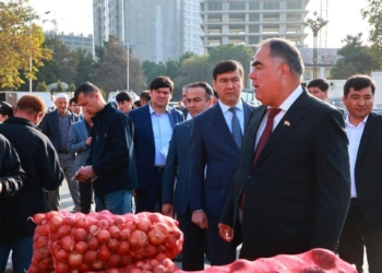 В Худжанде прошла ярмарка сельскохозяйственной продукции с большими скидками