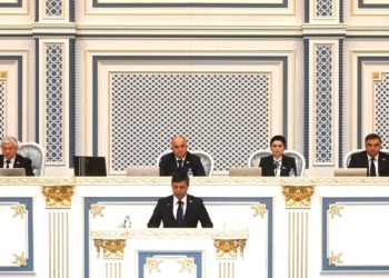 В Таджикистане принят закон о статусе педагога