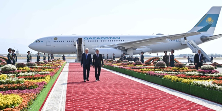 Президент Казахстана Касым-Жомарт Токаев прибыл в Душанбе