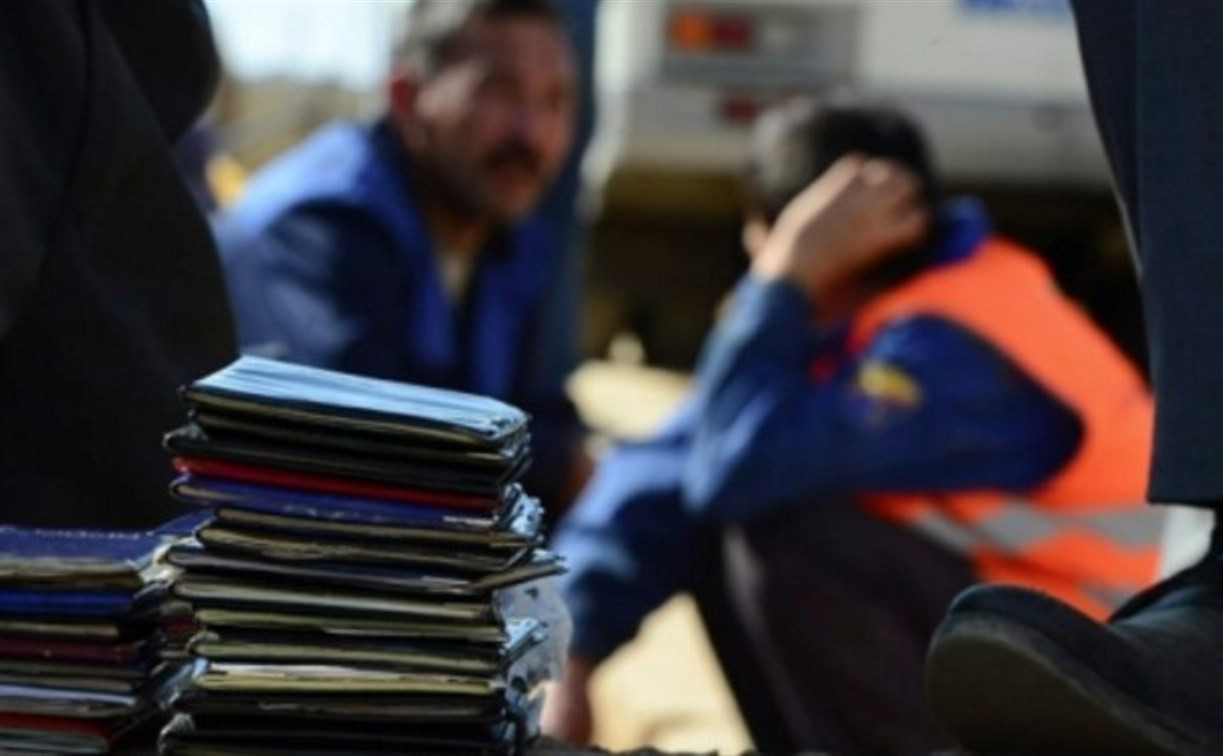 В Иркутске расследуют канал незаконной легализации мигрантов