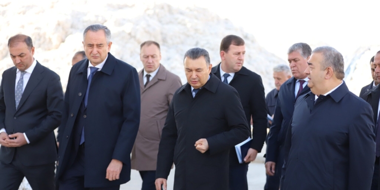 Кохир Расулзода посетил Хатлонскую область с целью контроля сбора и переработки хлопка