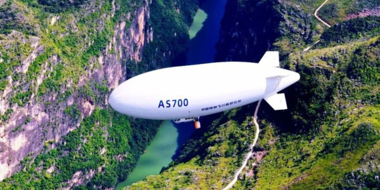 Китай в 2026 году запустит первый пассажирский дирижабль Xiangyun AS700