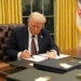 Трамп подписал закон о публикации документов по делу Эпштейна