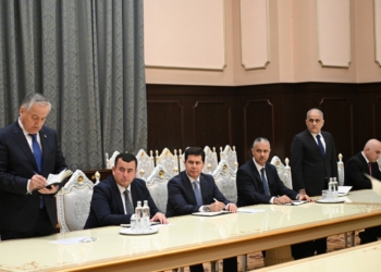 Эмомали Рахмон назначил нового Министра развития экономики и торговли и руководителей дипломатических миссий