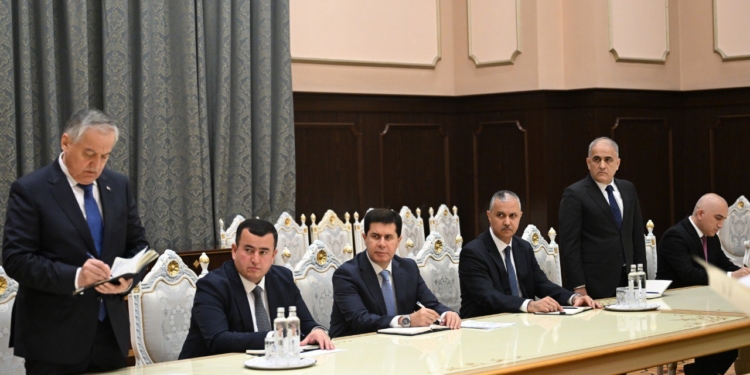 Эмомали Рахмон назначил нового Министра развития экономики и торговли и руководителей дипломатических миссий