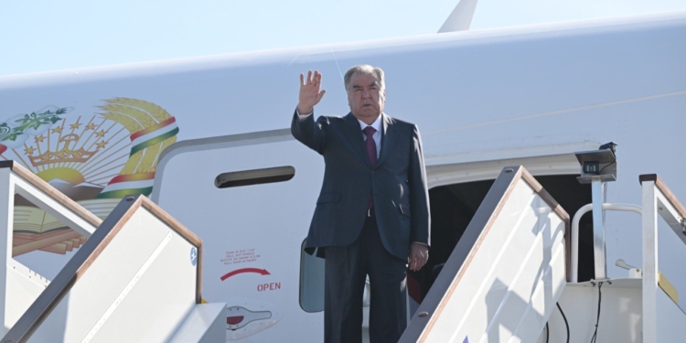 Президент Таджикистана отбыл в Ташкент на встречу лидеров Центральной Азии