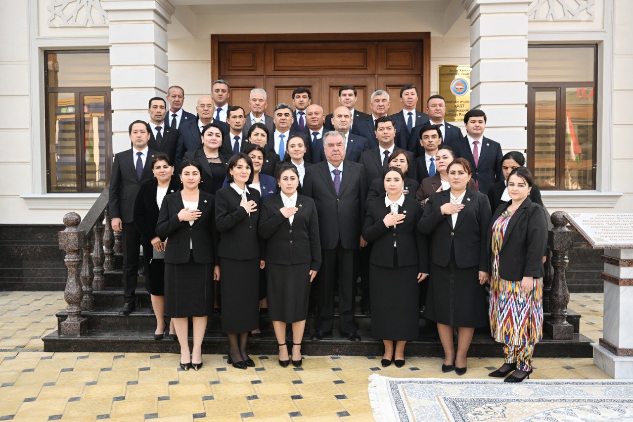Эмомали Рахмон открыл новые объекты в Джаббор Расуловском районе
