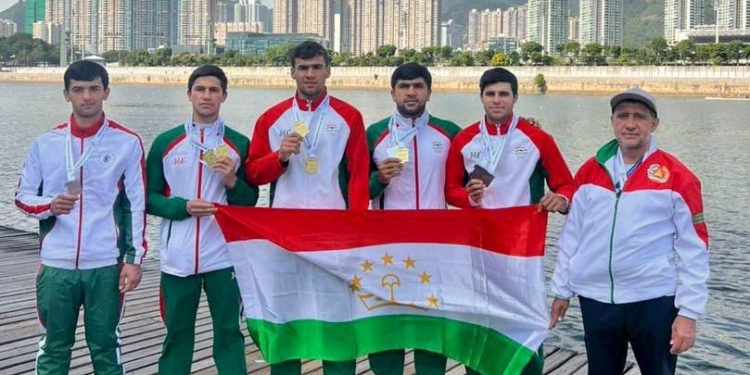 Сборная Таджикистана завоевала 9 медалей на Чемпионате Азии по гребле в Китае