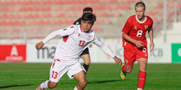 Юношеская сборная Таджикистана (U-15) сыграла контрольный матч против сборной России