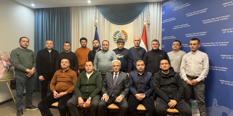 Посол Таджикистана в Украине встретился с таджикскими бизнесменами в Киеве