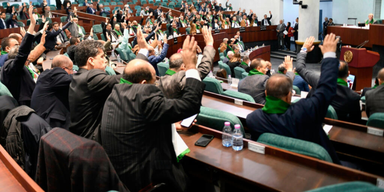 Парламент Алжира признал французский колониализм преступлением