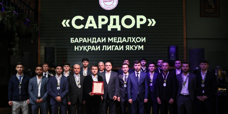«Сардор» получил серебряные медали первой лиги Таджикистана-2025