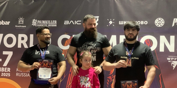Тяжелоатлет из Таджикистана установил мировой рекорд на чемпионате WRPF в Москве