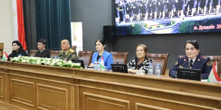 В МВД Таджикистана прошло собрание женщин-сотрудниц, посвященное Посланию президента
