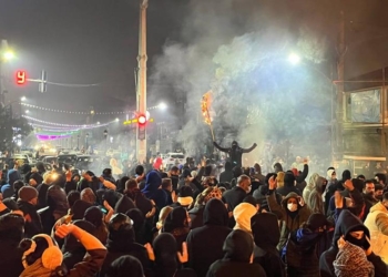 В Иране продолжаются массовые протесты, число погибших превысило 60 человек