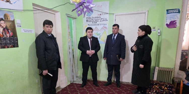 Замглавы Минобрнауки Таджикистана посетил детские учреждения в Рогуне