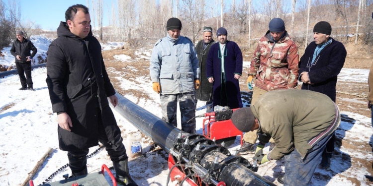 В Пенджикенте прокладывают 14 километров водопровода для питьевой воды и орошения 350 гектаров