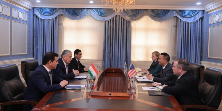 Министр иностранных дел Таджикистана принял Посла США по случаю завершения миссии
