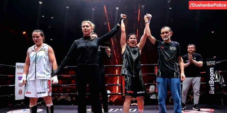 Таджикская боксёрша Мижгона Самадова победила на турнире IBA Pro 14 в Москве
