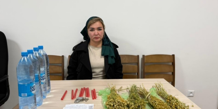 В Душанбе задержана женщина за занятие гаданием и колдовством