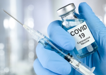 ВОЗ: COVID‑19 по‑прежнему опасен для здоровья, но вакцины эффективны