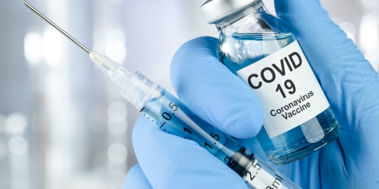 ВОЗ: COVID‑19 по‑прежнему опасен для здоровья, но вакцины эффективны