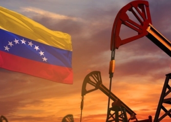 Венесуэла открыла нефтяной сектор для частных инвесторов, США ослабили санкции